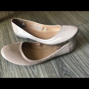 Mossimo flats.